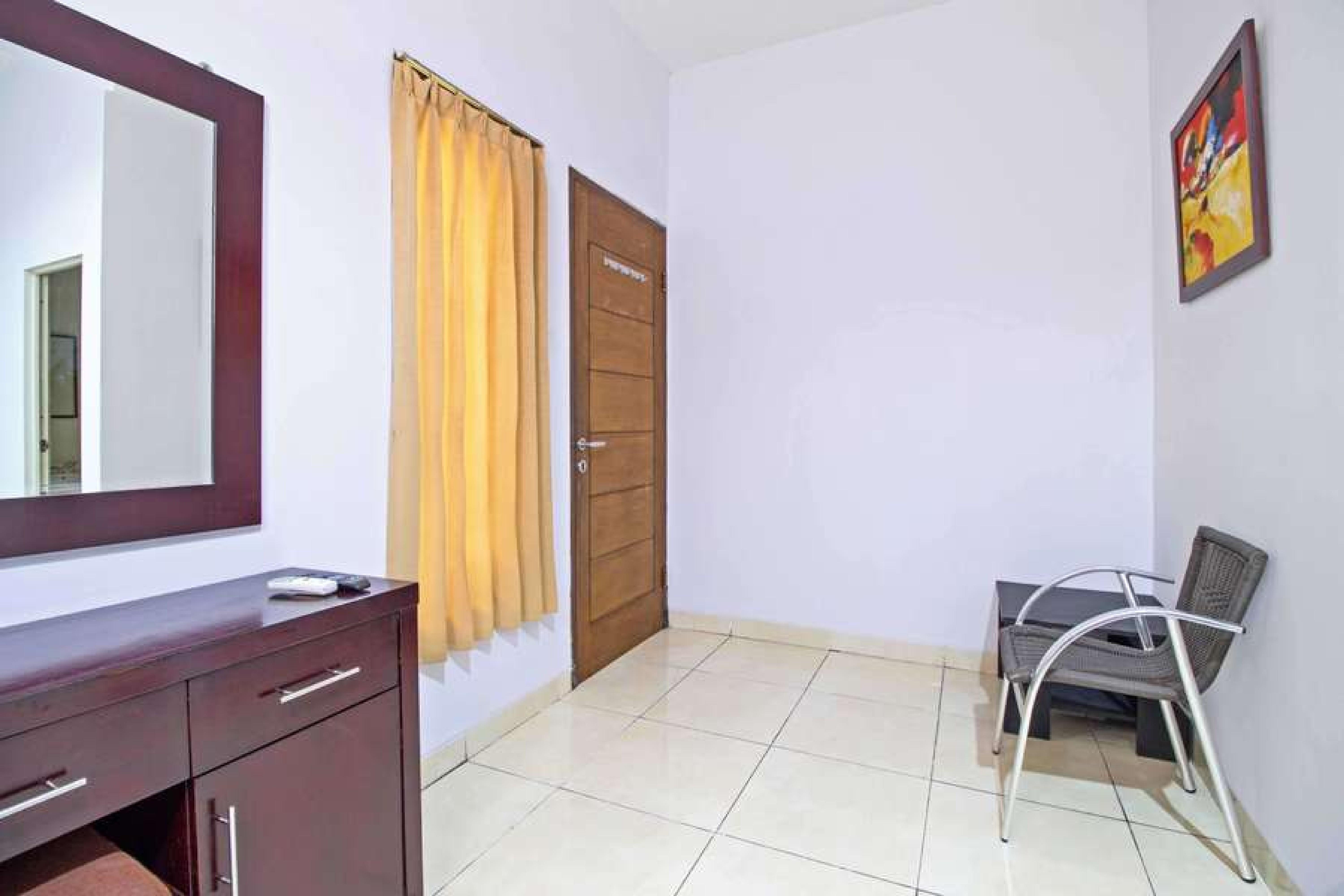 فندق Reddoorz @ Pangeran Antasari 2 تْشيلانداك المظهر الخارجي الصورة