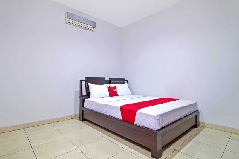 فندق Reddoorz @ Pangeran Antasari 2 تْشيلانداك المظهر الخارجي الصورة