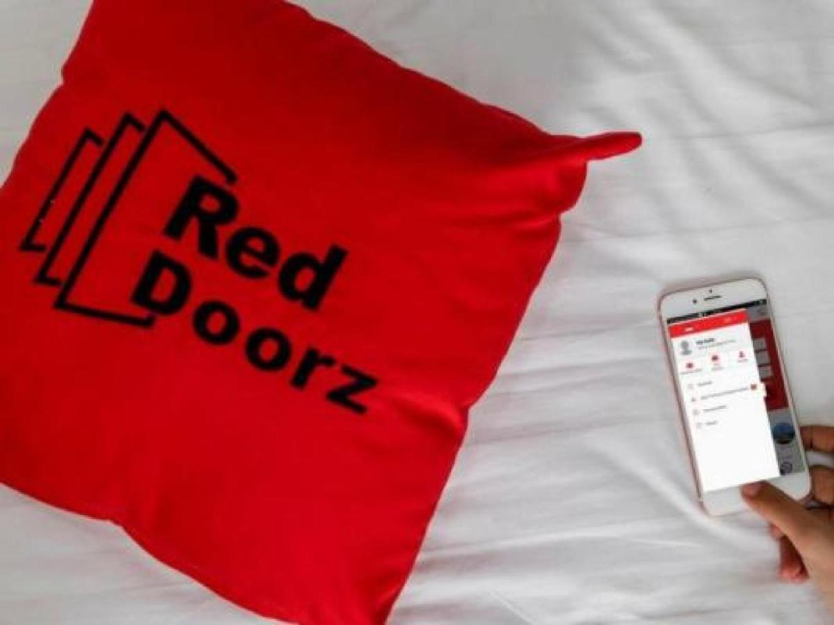 فندق Reddoorz @ Pangeran Antasari 2 تْشيلانداك المظهر الخارجي الصورة